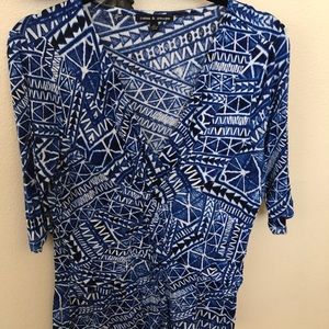 🍀 Tribal print in blue and white